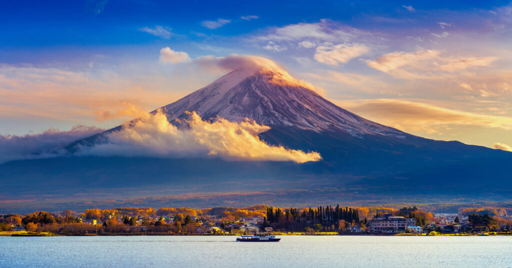 Mount Fuji symbol of Japan and Culturally renowned or leck kawaguchi